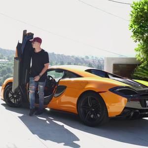 Meet your Posher, Dominick